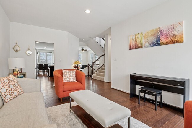 Building Photo - Stunning Town Home in Pike Creek