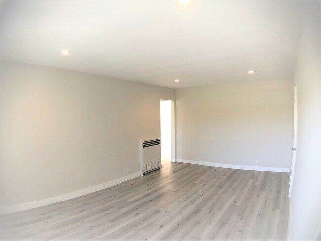 Building Photo - 10642 Victory Blvd