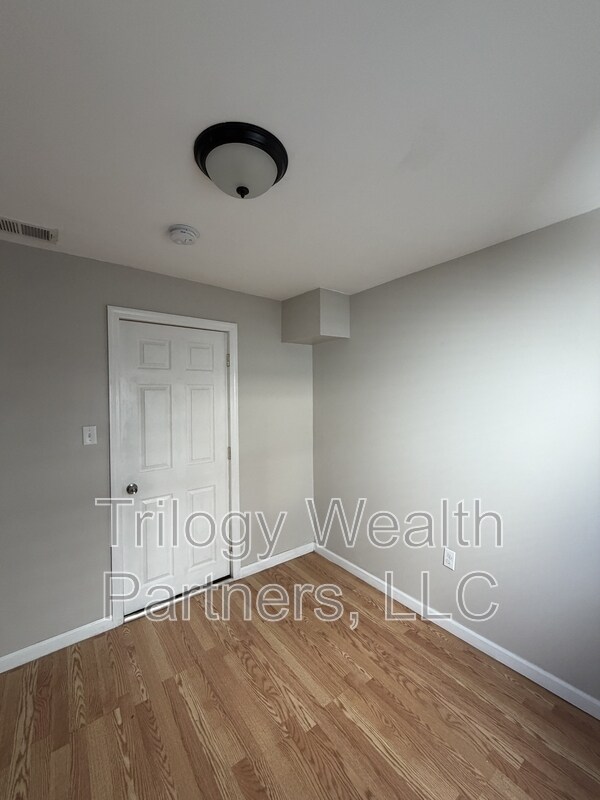 Foto del edificio - 49 Haledon Ave