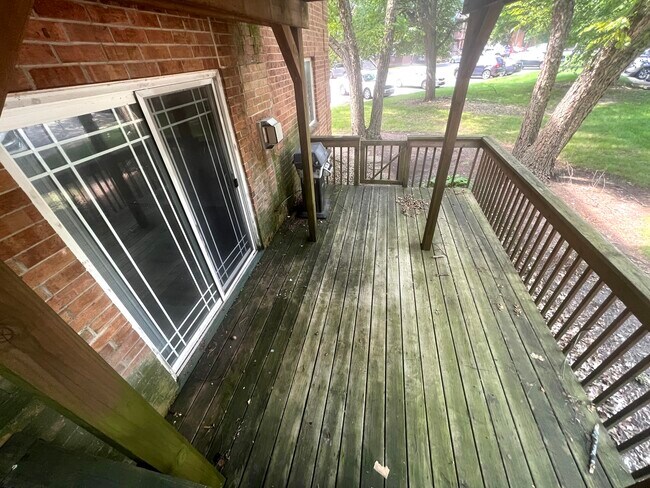 Foto del edificio - 1985 Tall Oaks Dr