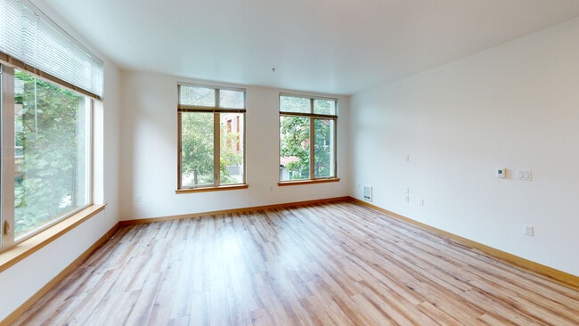 Interior Photo - CityLine