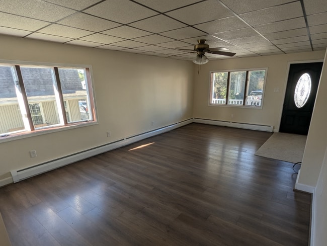 Foto del edificio - 228 N School St