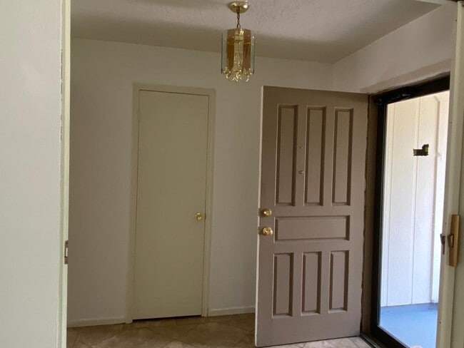 Building Photo - 10126 Trade Winds Dr