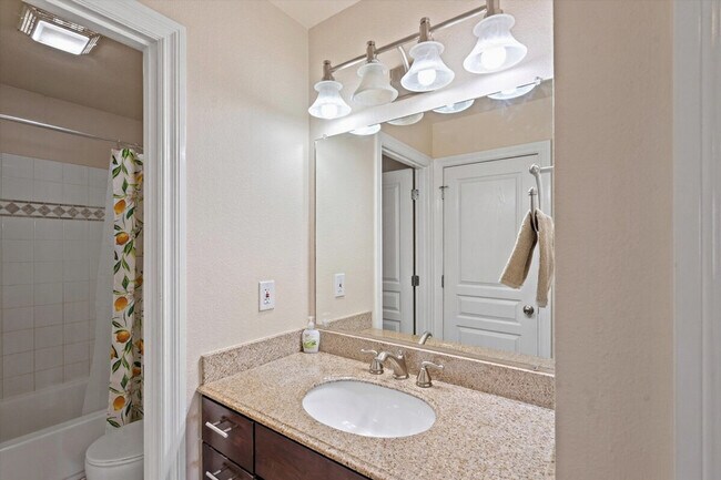 Foto del edificio - 243 W 13th Ave