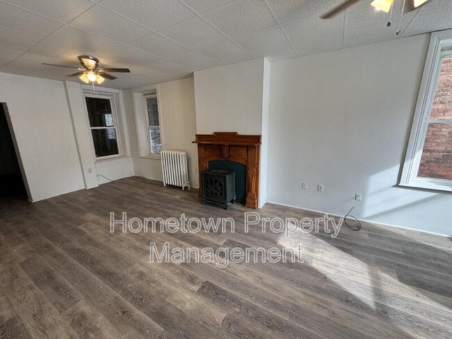 Building Photo - 1109 E Philadelphia St