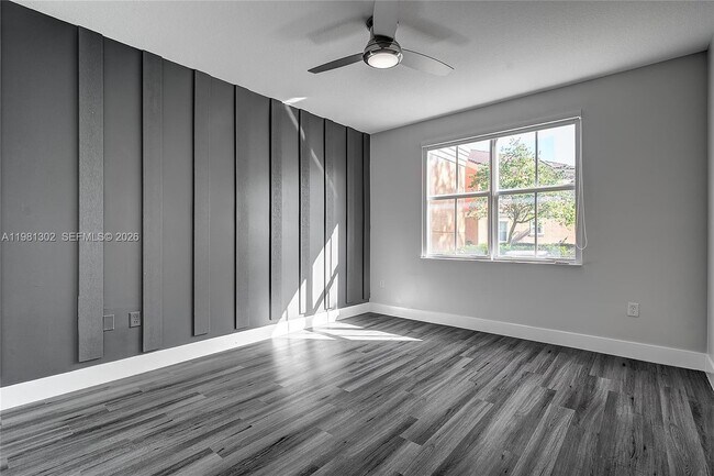 Foto del edificio - 4700 SW 160th Ave