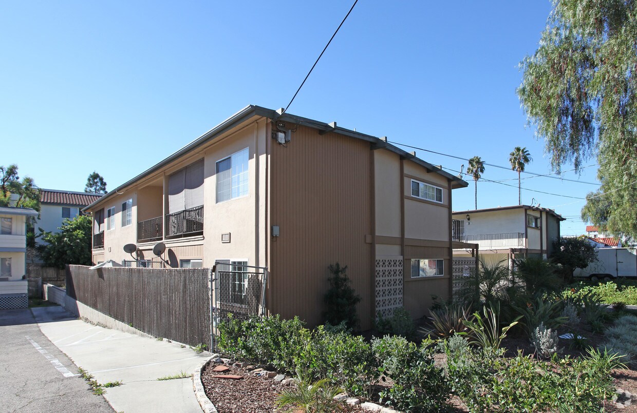 Building Photo - 264 G St