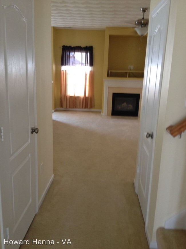Building Photo - 3 br, 2.5 bath House - 1023 Snead Drive