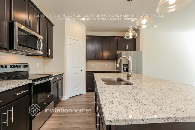 Building Photo - 304 Nessa St