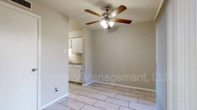 Foto del edificio - 4601 Carlisle Blvd NE