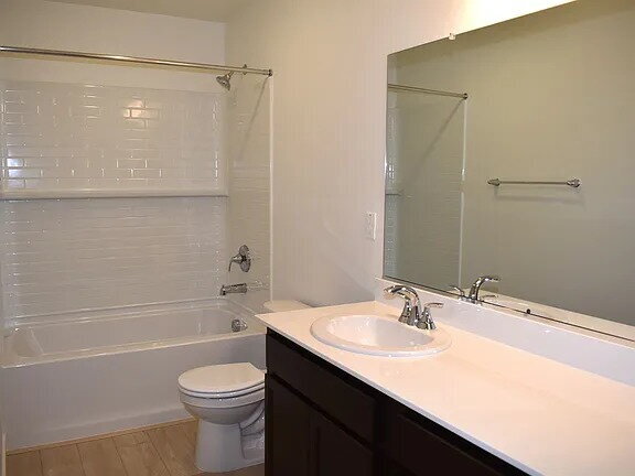 Foto del edificio - Located in one of Elk Grove's most sought-after neighborhoods