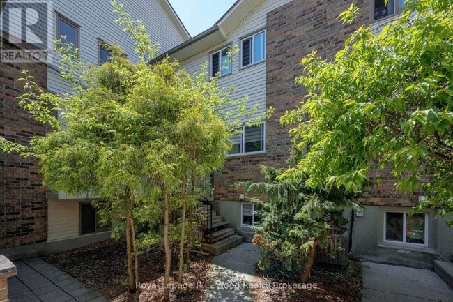 Building Photo - 21 Wren Ct