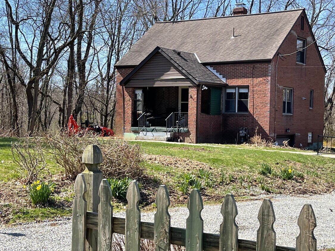 157 Irishtown Road Ext, PA 15367 House Rental in PA