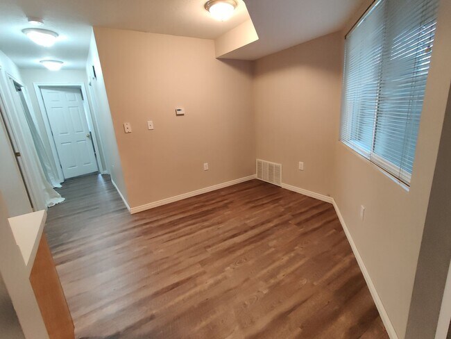 Building Photo - 137 W 600 N