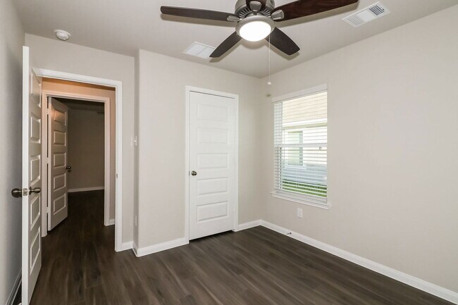 Foto del edificio - 5107 Shelby Katherine Dr