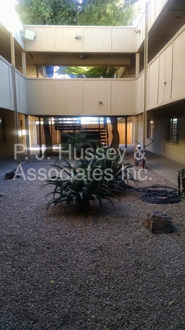 Foto del edificio - 345 W Pasadena Ave