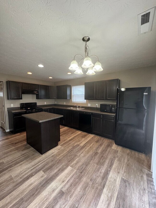 Building Photo - 3976 Abraham Ct