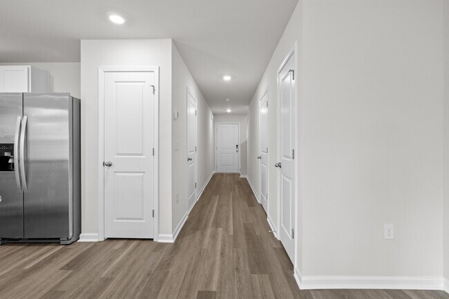 Foto del edificio - 571 Gemstone Blvd