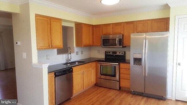 Building Photo - 9081 Falcon Glen Ct