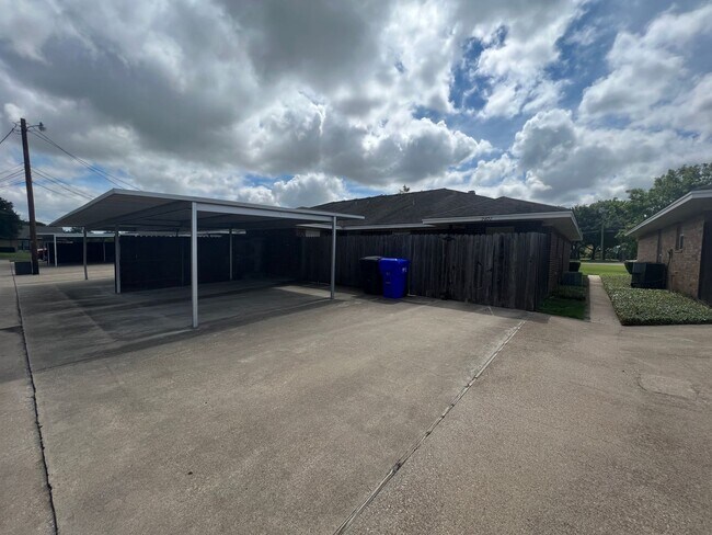 Building Photo - 9407 Panther Way