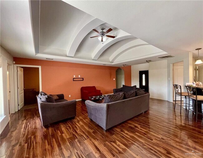 Building Photo - 1368 Garden Dr