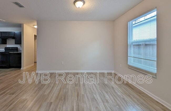 Foto del edificio - 8601 India Ave