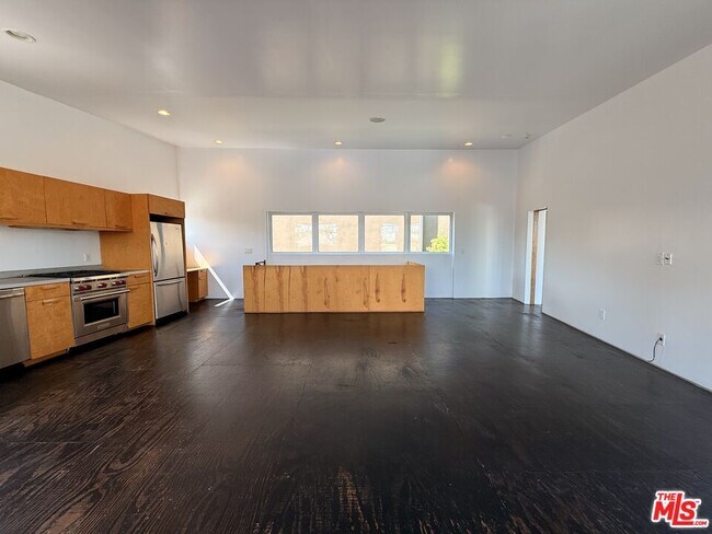 Building Photo - 1505 Linden Ave