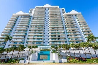 Building Photo - 5900 Collins Ave