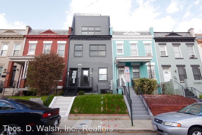 Building Photo - 609 Gresham Pl NW