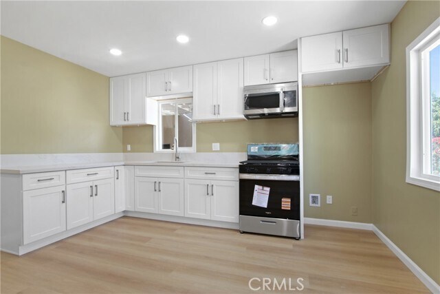 Foto del edificio - 3668 W 113th St