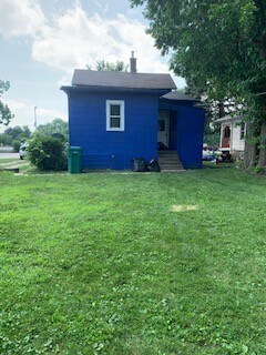 Building Photo - 2 bedroom 1 bath updated single family home