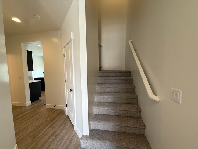 Foto del edificio - Brand New Townhome