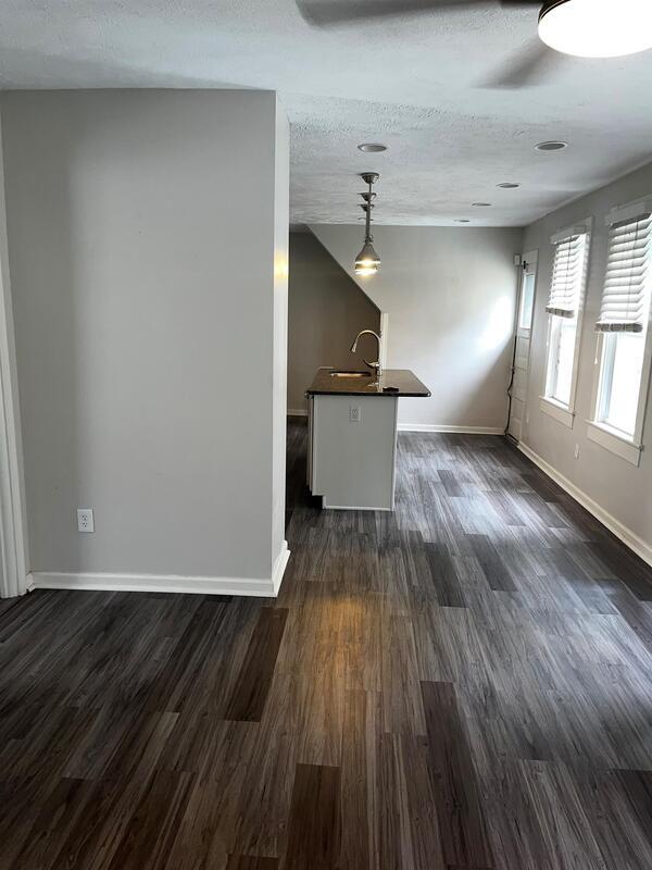 Foto del edificio - 2562 W 10th St