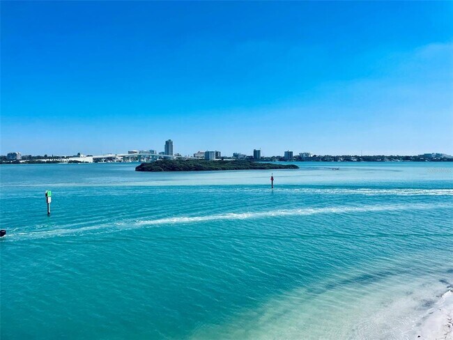 Building Photo - 895 S Gulfview Blvd