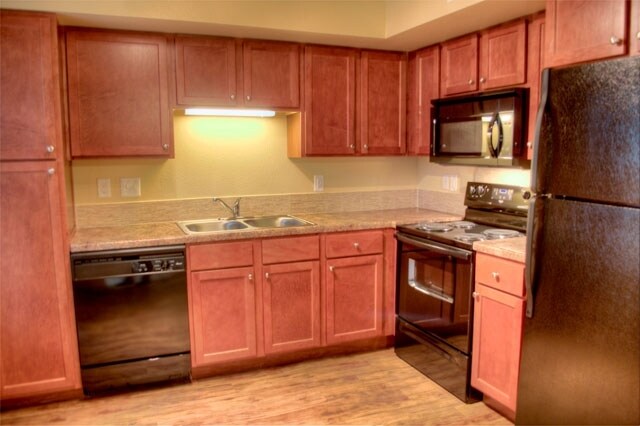 Foto del edificio - 8990 Richmond Ave.