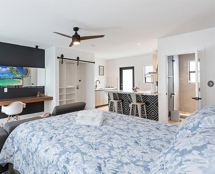 Photo - 740 SW 9th Street Unit 2