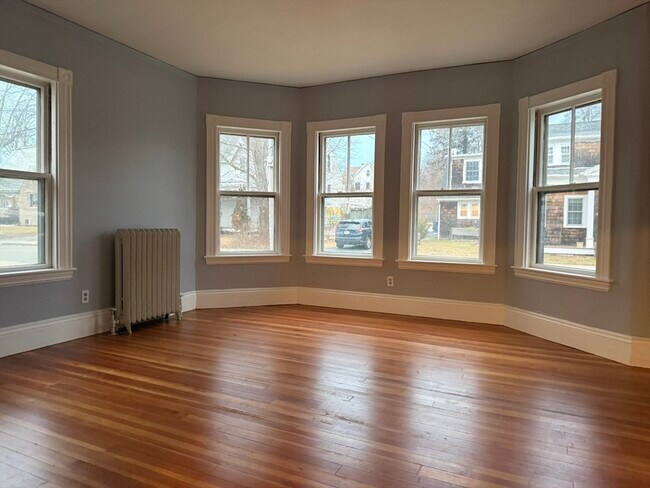 Building Photo - 5 Lothrop St