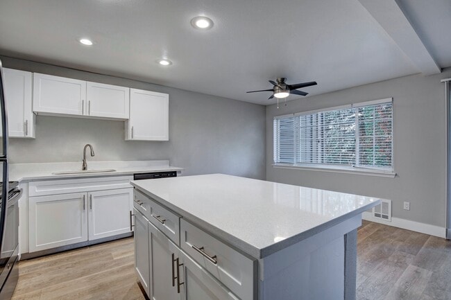Building Photo - Chandlers Bay Apartments