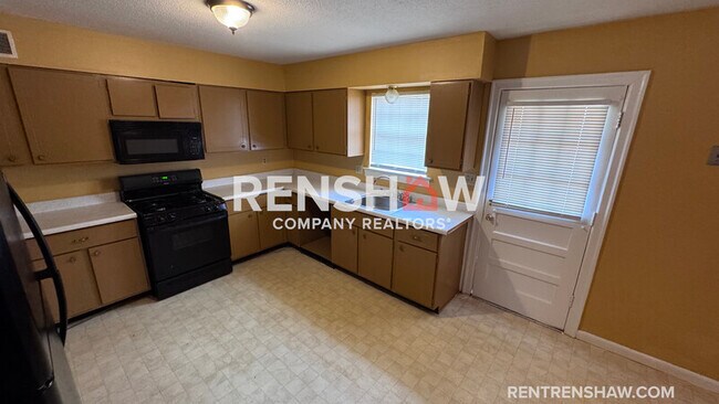 Building Photo - 3222 13 Colony Mall