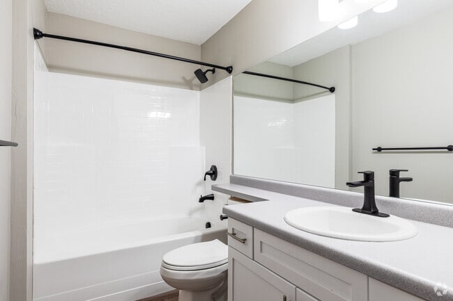 1BR, 1BA - 734SF - Springs of Country Woods