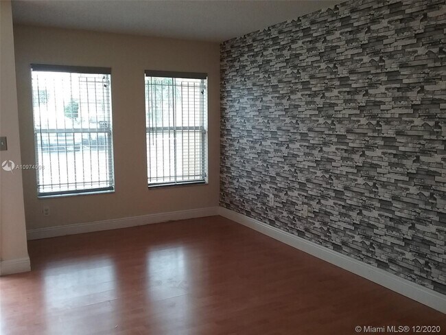 Building Photo - 9203  Fontainebleau Blvd 119 Miami Fl 33172