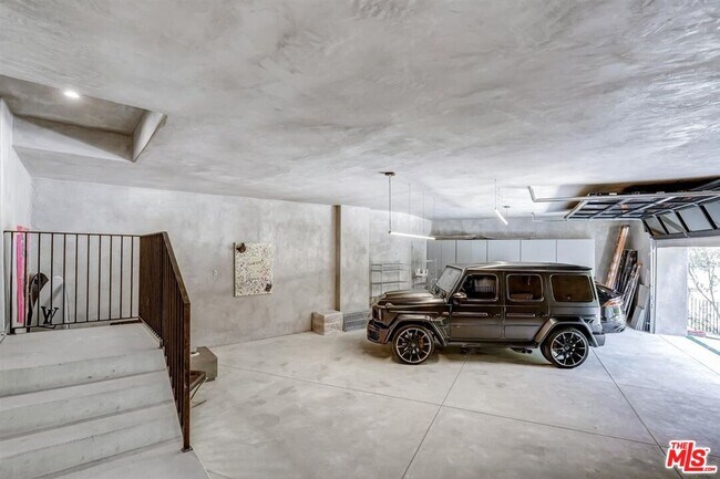 Foto del edificio - 16668 Calneva Dr