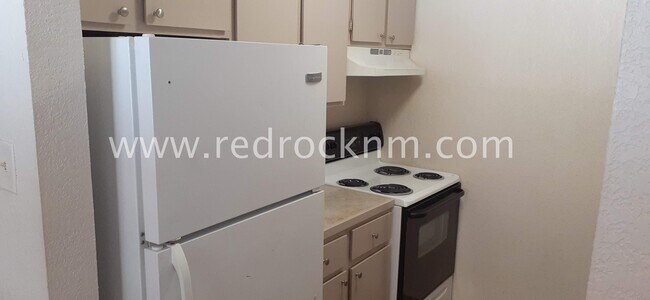 Building Photo - 2800 Cerrillos Rd