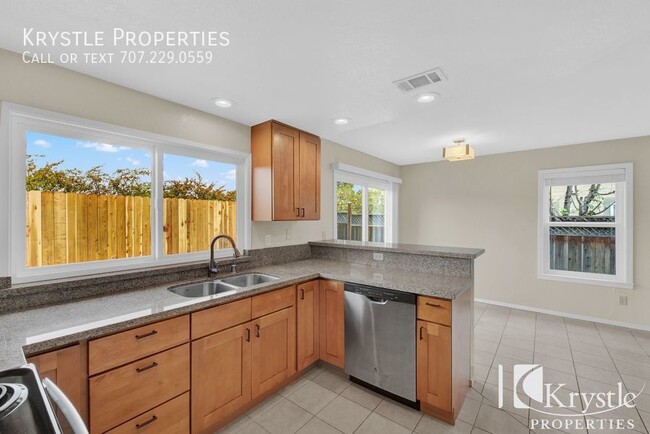 Building Photo - Beautifully remodeled home near Blue Rock ...