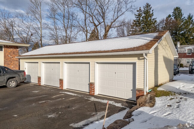 Building Photo - Woodview Apartments