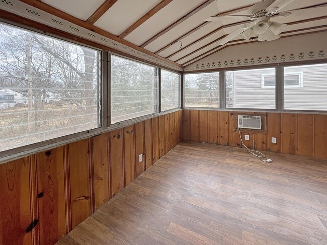 Building Photo - 7243 General Sherman Ln
