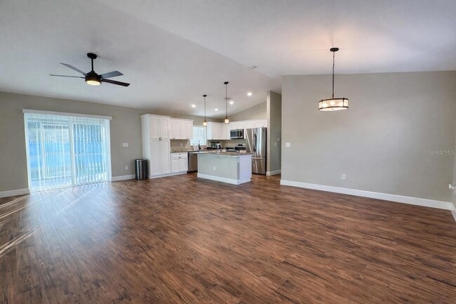 Building Photo - 5223 Kingsman Ave