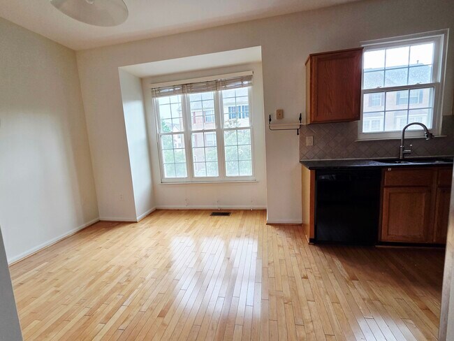 Foto del edificio - 2470 Clover Field Cir
