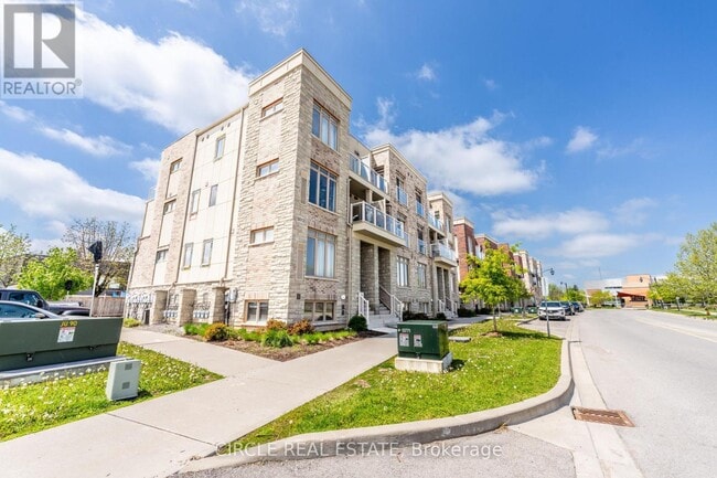 Building Photo - 5016 Serena Dr