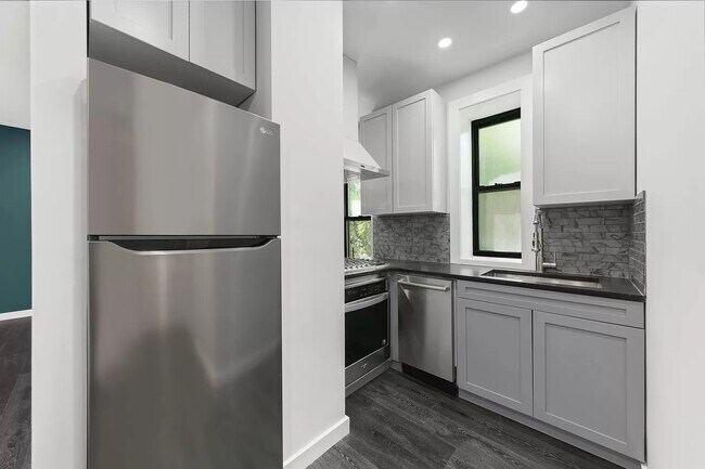 Foto del edificio - 214 Bradhurst Ave.